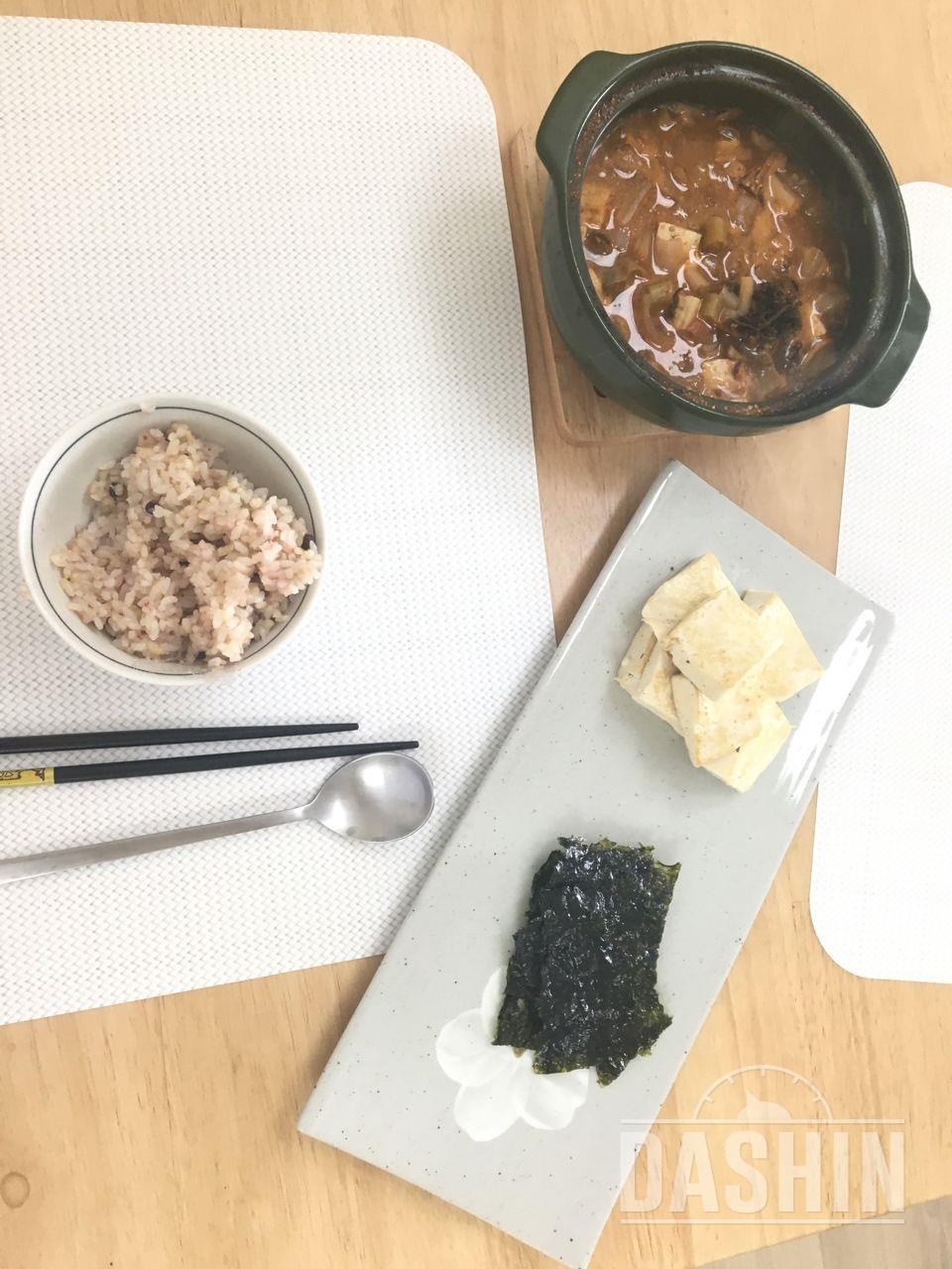 두부부침 김 된장 현미밥