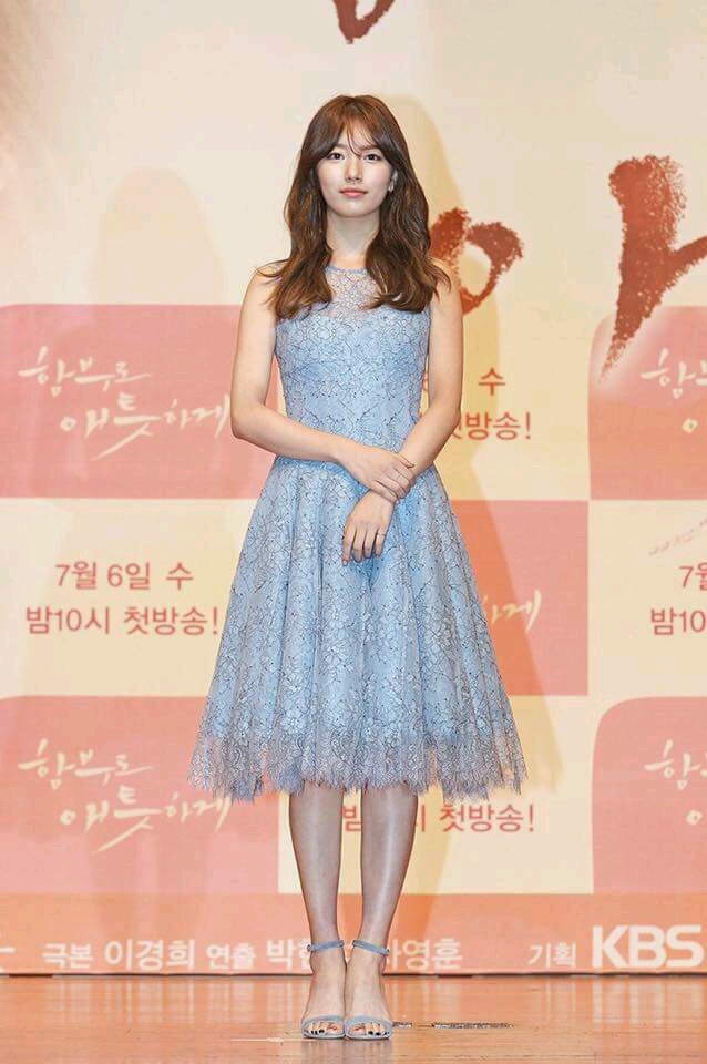 젖살 다 빠지고 여리여리해진 수지