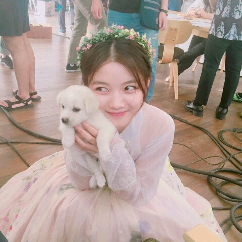 18살 클라스 김유정.