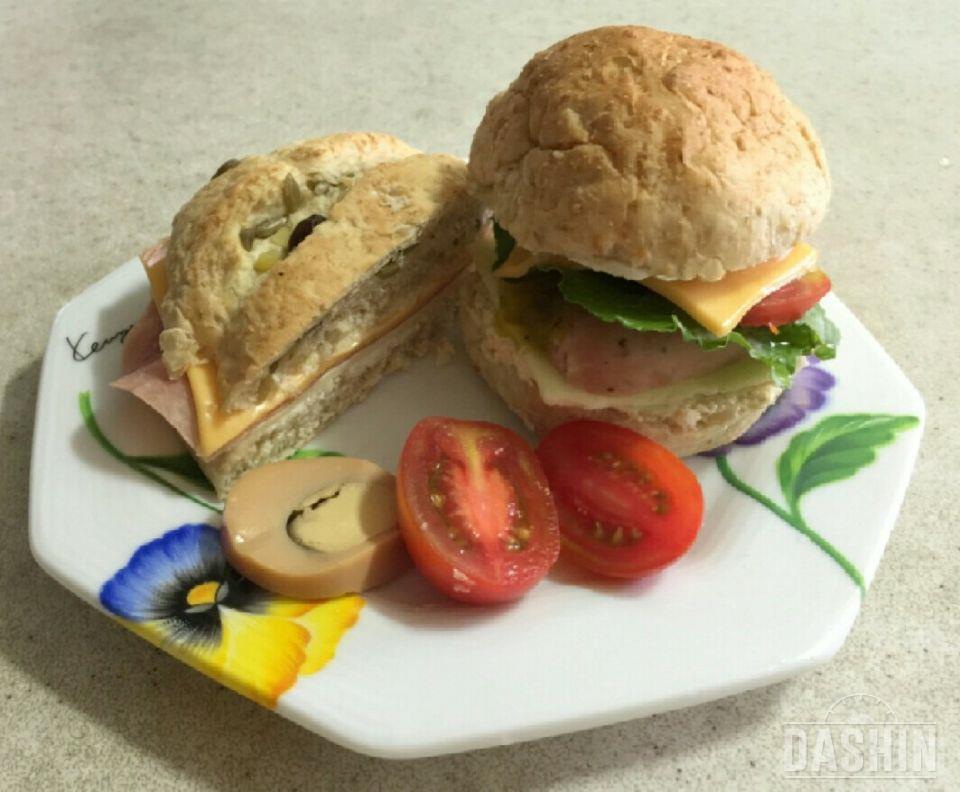 통밀빵 너무 맛납니당