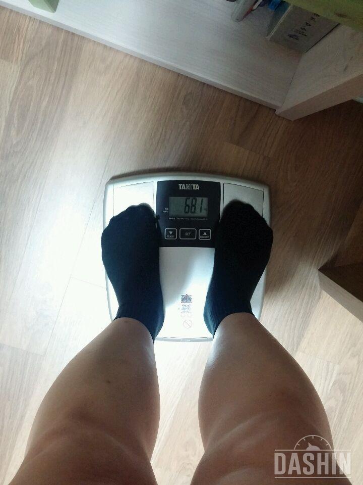 2016년 8월 3일 162cm 68kg 1차목표는 59kg