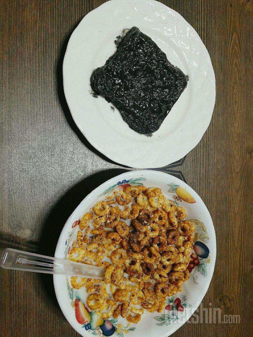 입맛이 없어 밥은패쓰