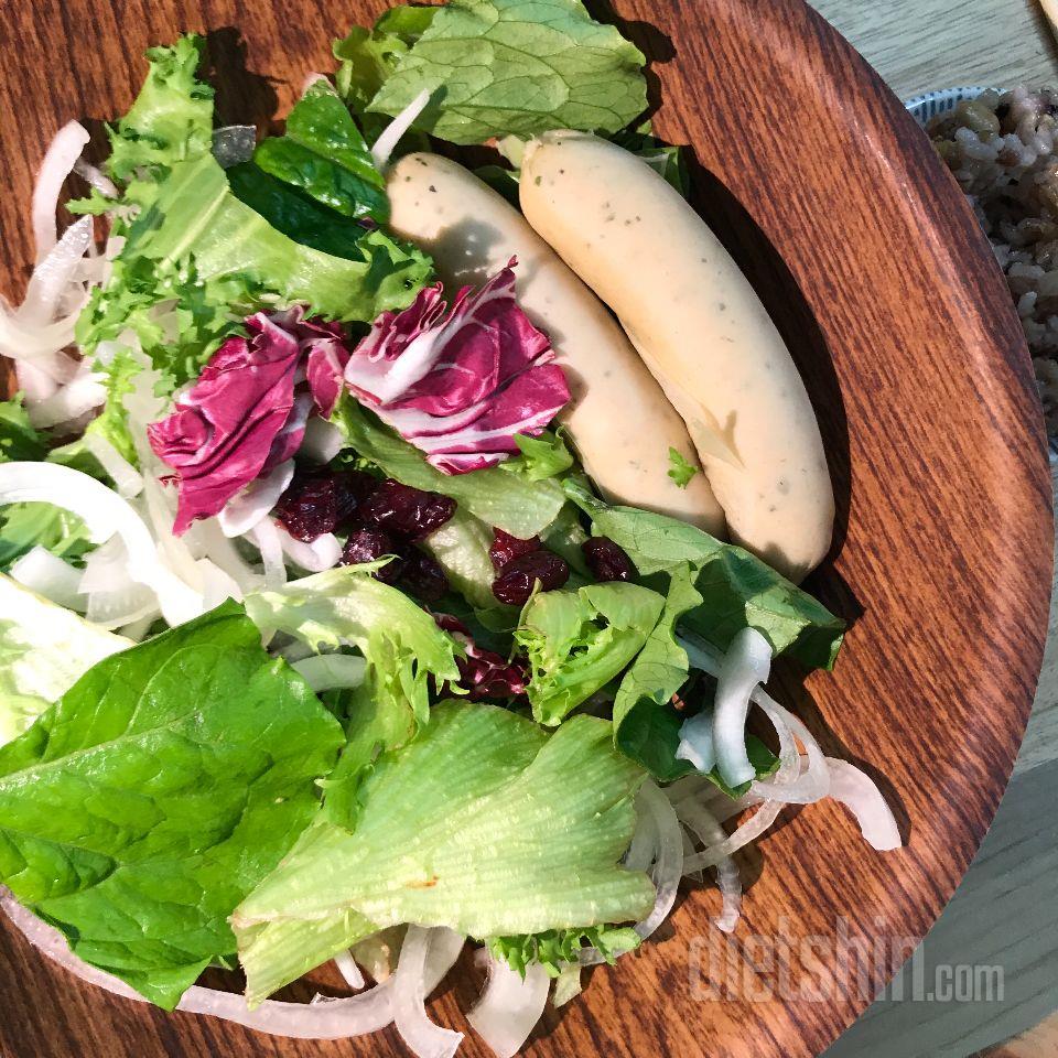 구성도 풍부, 맛있고 간편하고 건강한 샐러드에요~