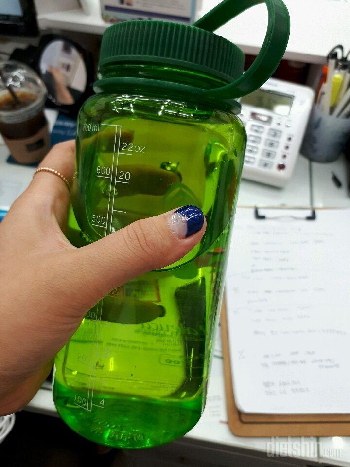 30일 하루 2L 물마시기 1일차 성공!