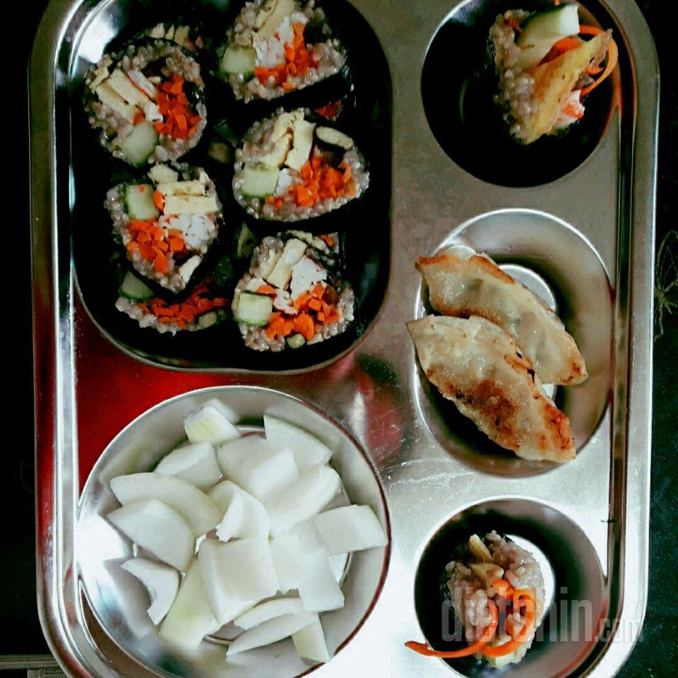 점심 ㅡ 김밥!
