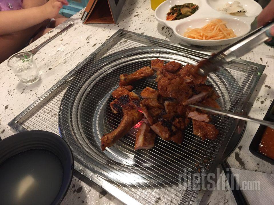 제주도. 흑돼지말고 숯불 닭갈비