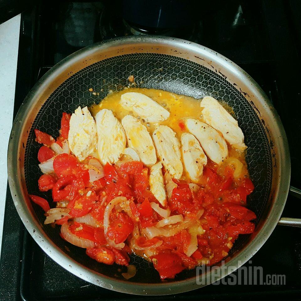 토마토소스 닭가슴살 식단