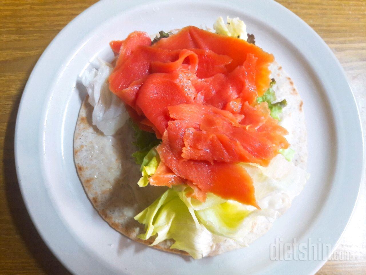 [2] 포만감도 맛도 색감도 다 잡는 연어🐟 또띠아 롤🌯!