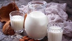 우유를 뛰어넘는 건강하고 깔끔한 '식물성 우유'!
