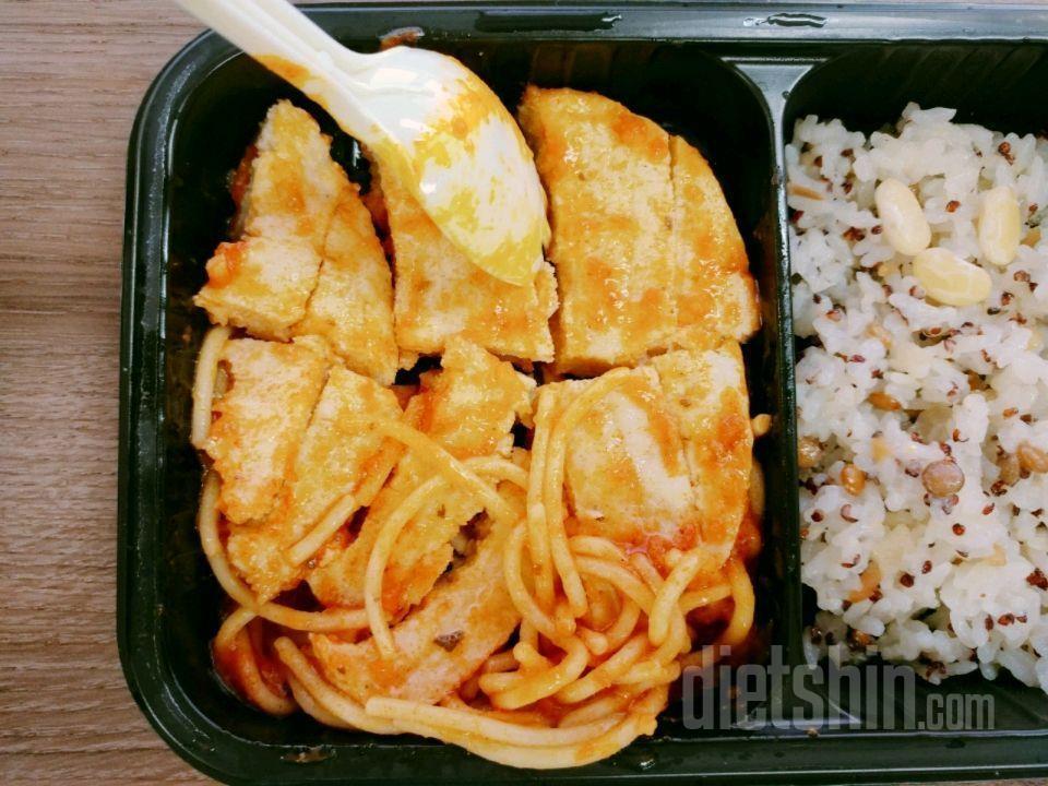 밥먹을시간의 <닭가슴살스테이크&퀴노아영양밥>으로 간편하게 한끼 뚝딱🍱🍴