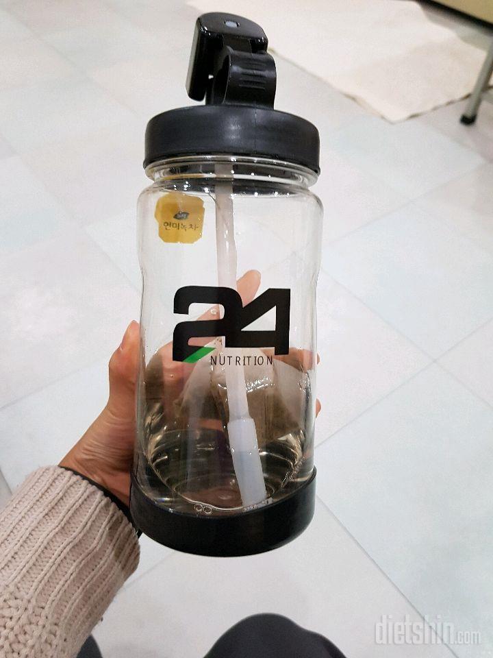 30일 하루 2L 물마시기 1일차 성공!