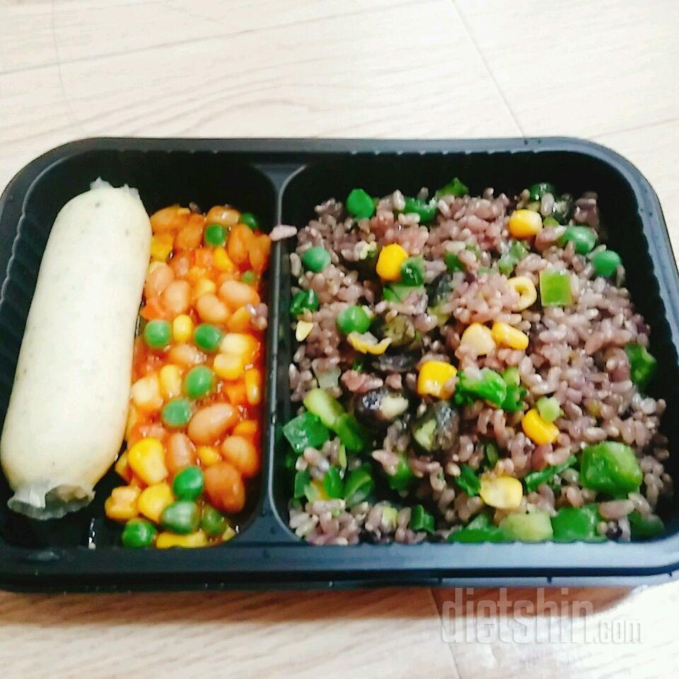 오늘의 점심🍚 현미야채영양밥&닭가슴살 소세지🍴