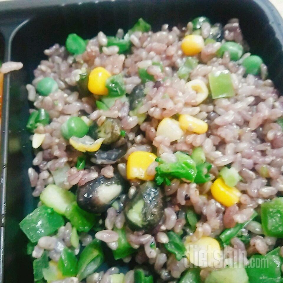 오늘의 점심🍚 현미야채영양밥&닭가슴살 소세지🍴