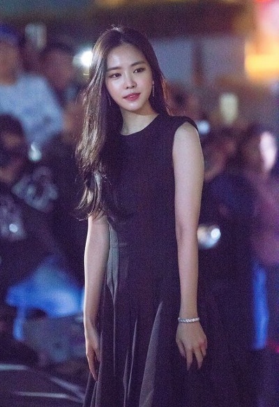 손나은