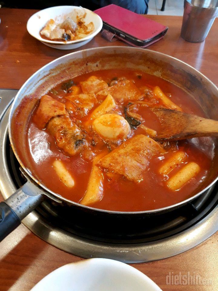 2월12일 운동하며 맛점하고 왔어요^^