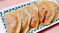 담백한 맛의 '닭가슴살' 김치 만두!