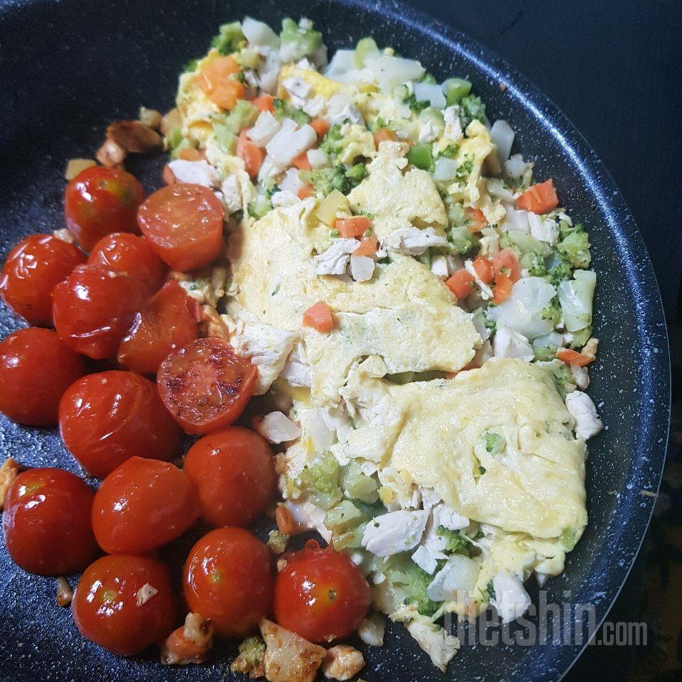 닭가슴살 계란 야채 + 구운 방울토마토