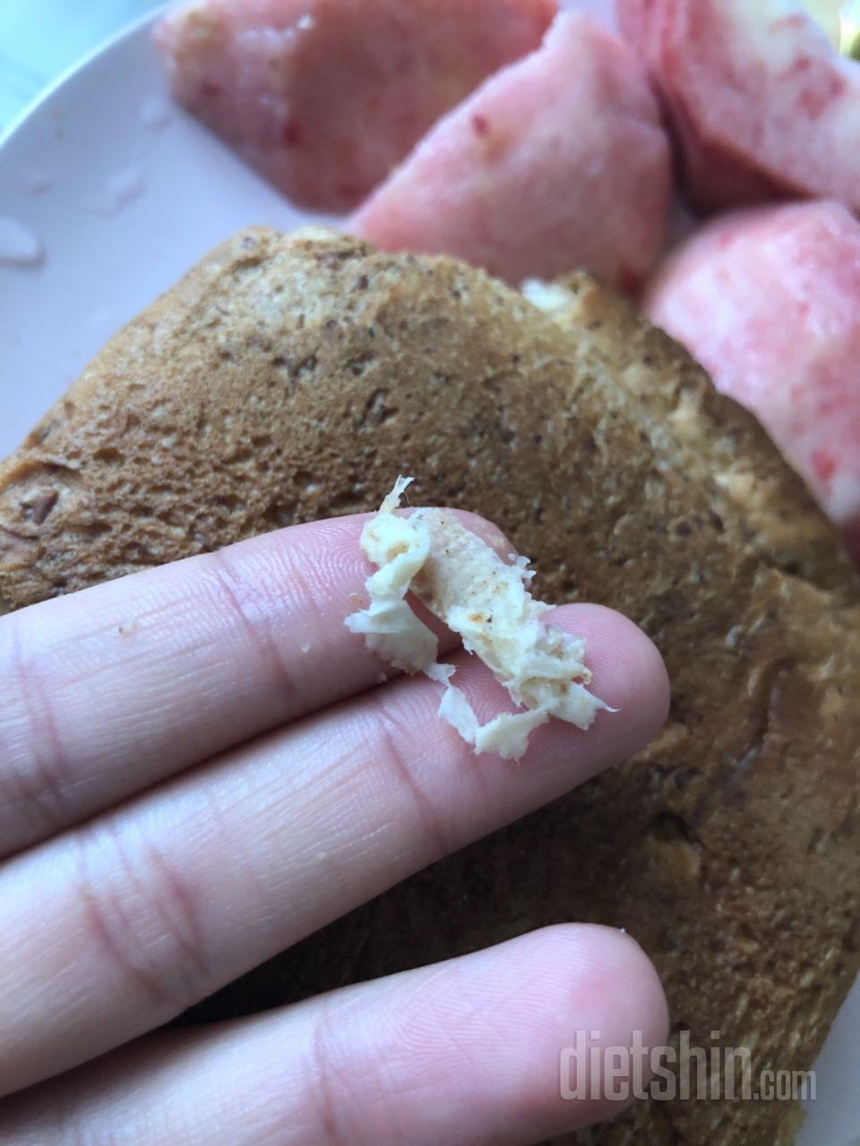 이물질이 나왔어요