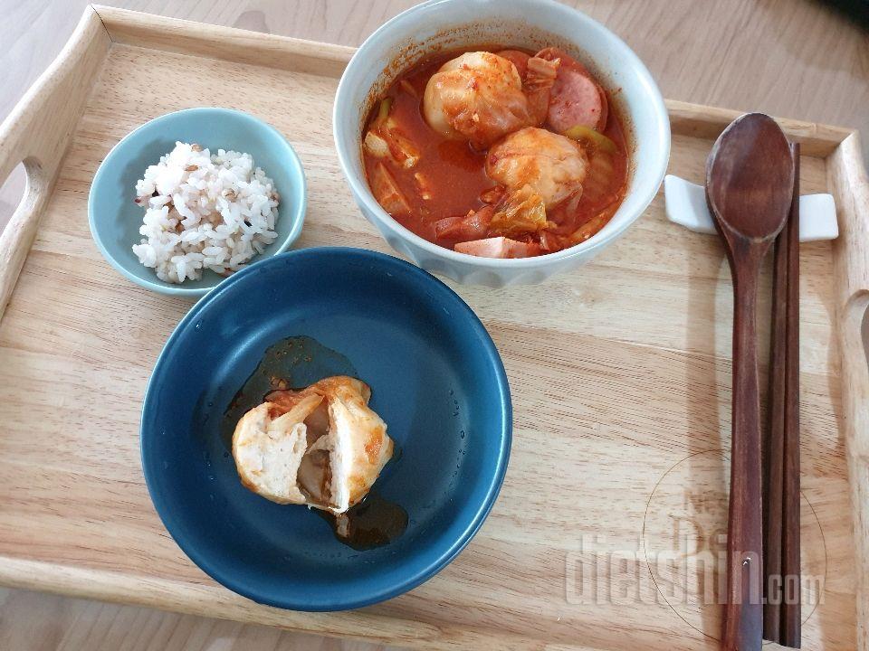 점심식단(양쌈볼 부대찌개)