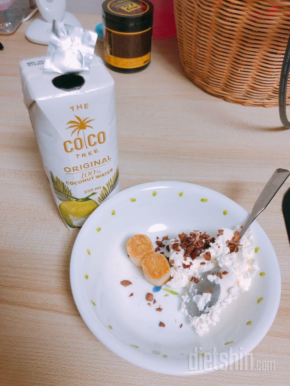 생애 첫 코코넛워터인데 너무맛있어요!