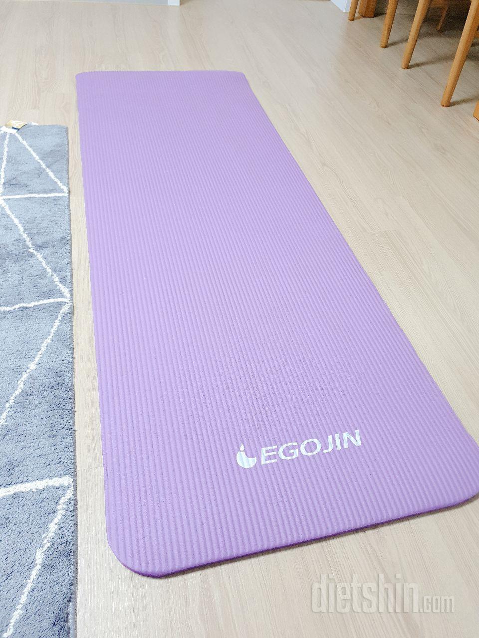 배송하루만에 받았어요 두껍고좋아요
근