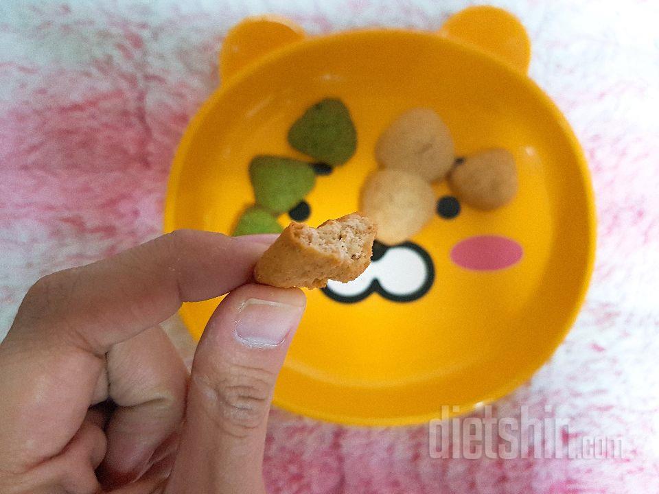 역시 믿고 먹는 통밀당 과자입니다.