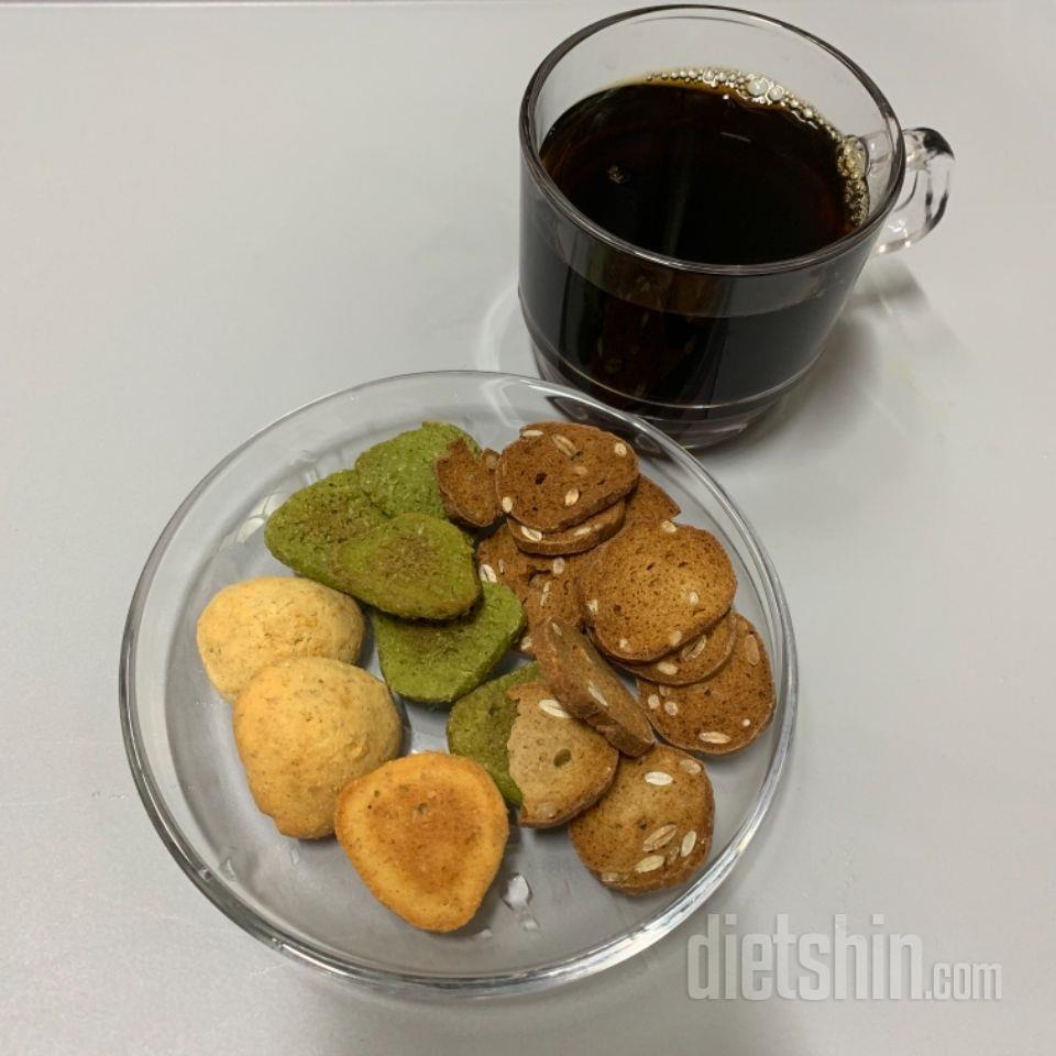 넛츠맛은 처음ㅈ먹어보는데 담백고소?