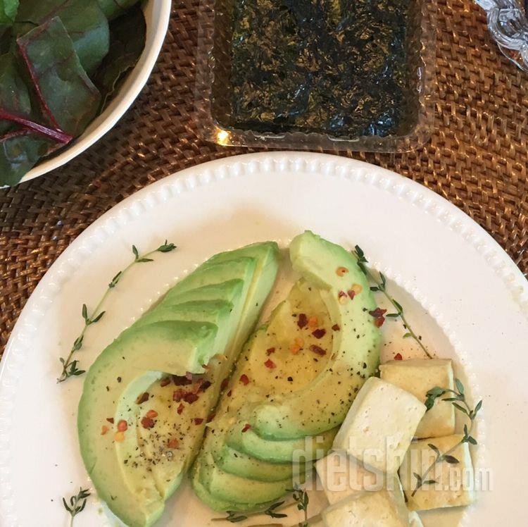 저녁, 완전 맛있는 꿀조합! (아보카도 + 김)