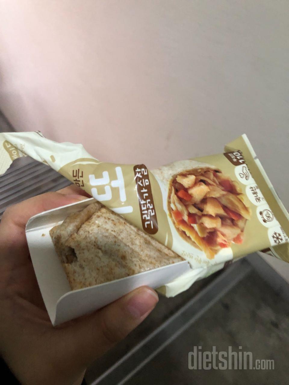 브리또 간편하게 먹기좋고 맛도있어요