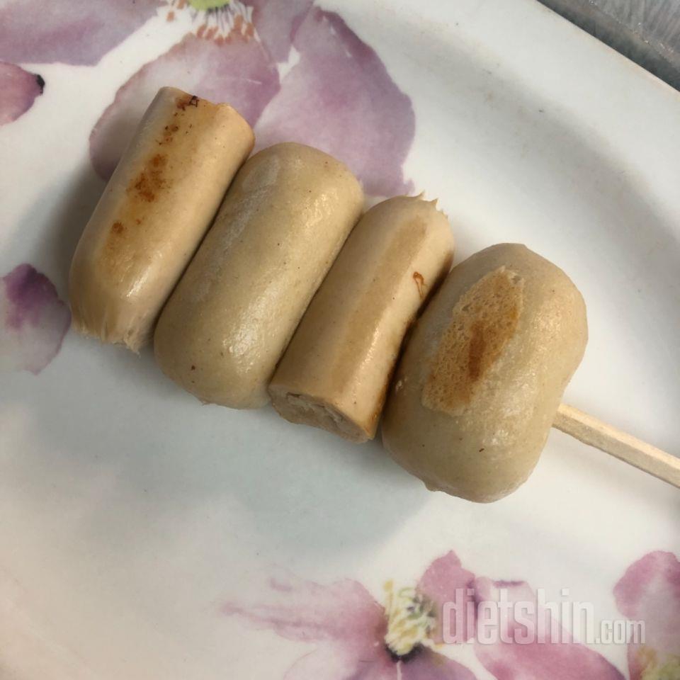 저는 떡이말랑이랑 이 닭가슴살 소세지