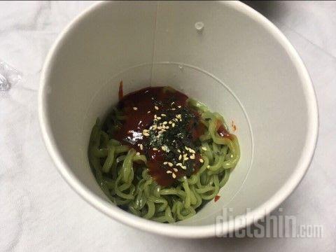 야밤에 매우 편하고 맛있습니다