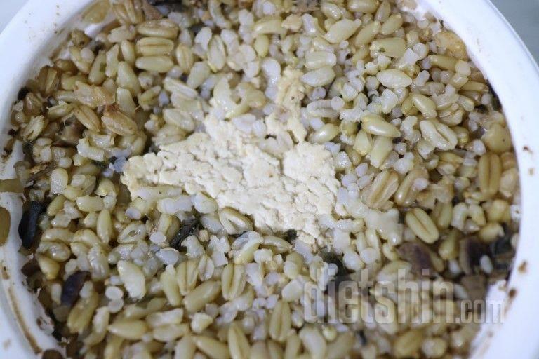 야밤에 간편하면서도 맛이 좋습니다