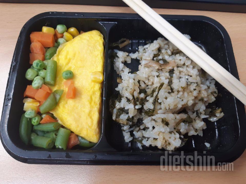 처음 먹고 든 생각은 뭔데 맛있지?