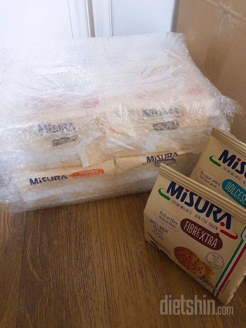 처음에 하자인 상품을 받아서 너무 실