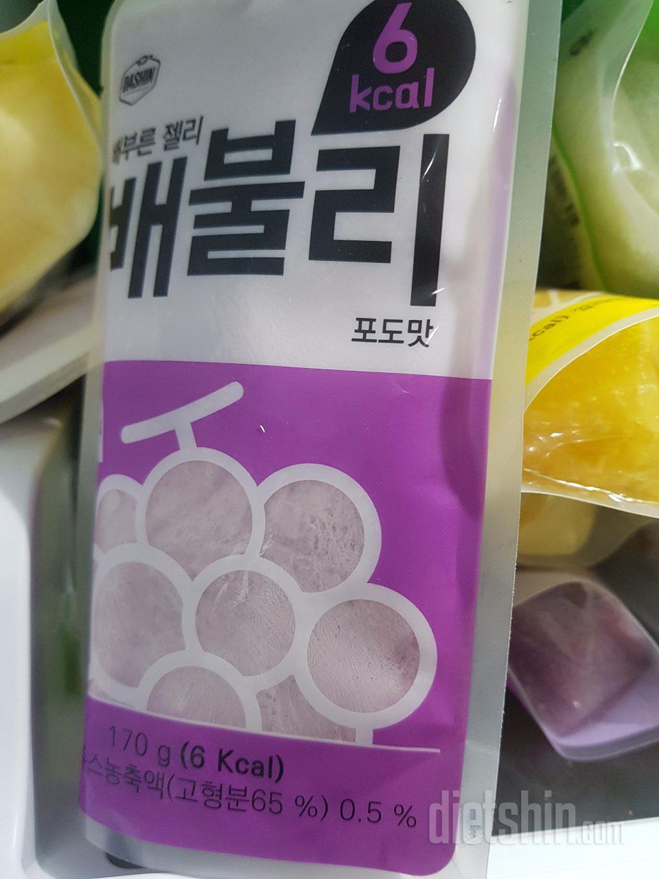 칼로리가 낮은 젤리라서
정말 단 게