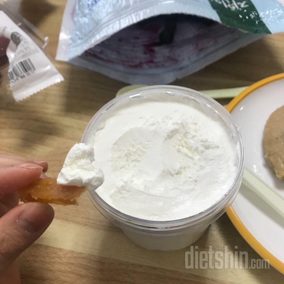 맛있어요!! 유통기한만 좀 길면 더