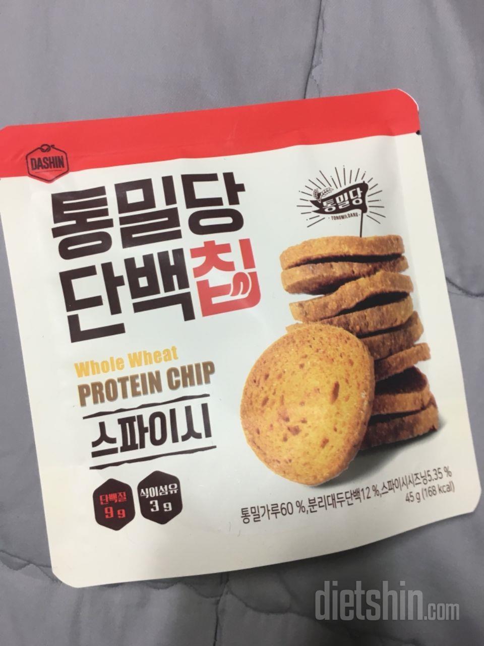매콤한맛인데
단백칩이 첨이라 

그냥