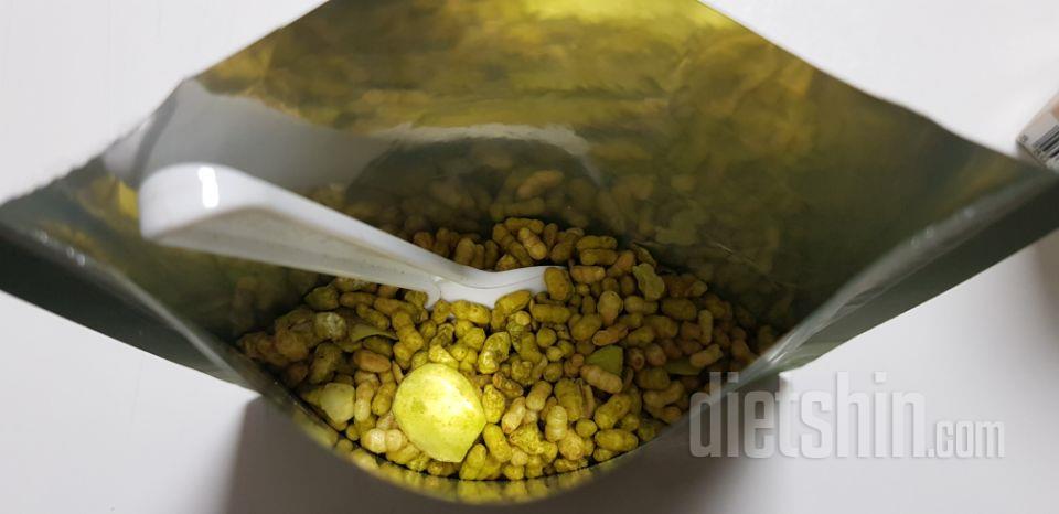 저녁대용으로 먹으려고 샀습니다
바삭바