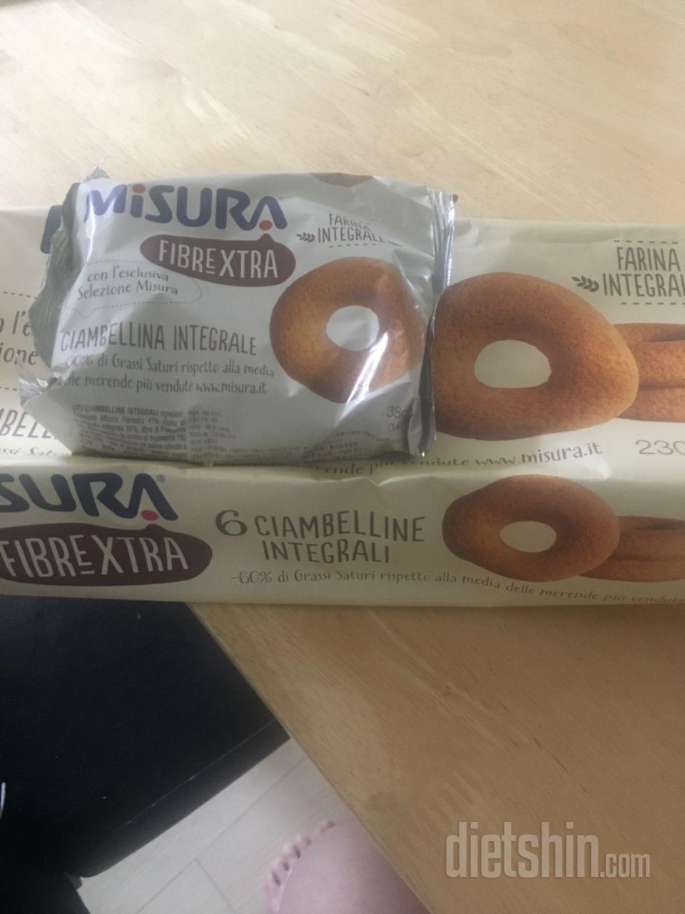 생각보다 도넛이 크고 6개 들어있어