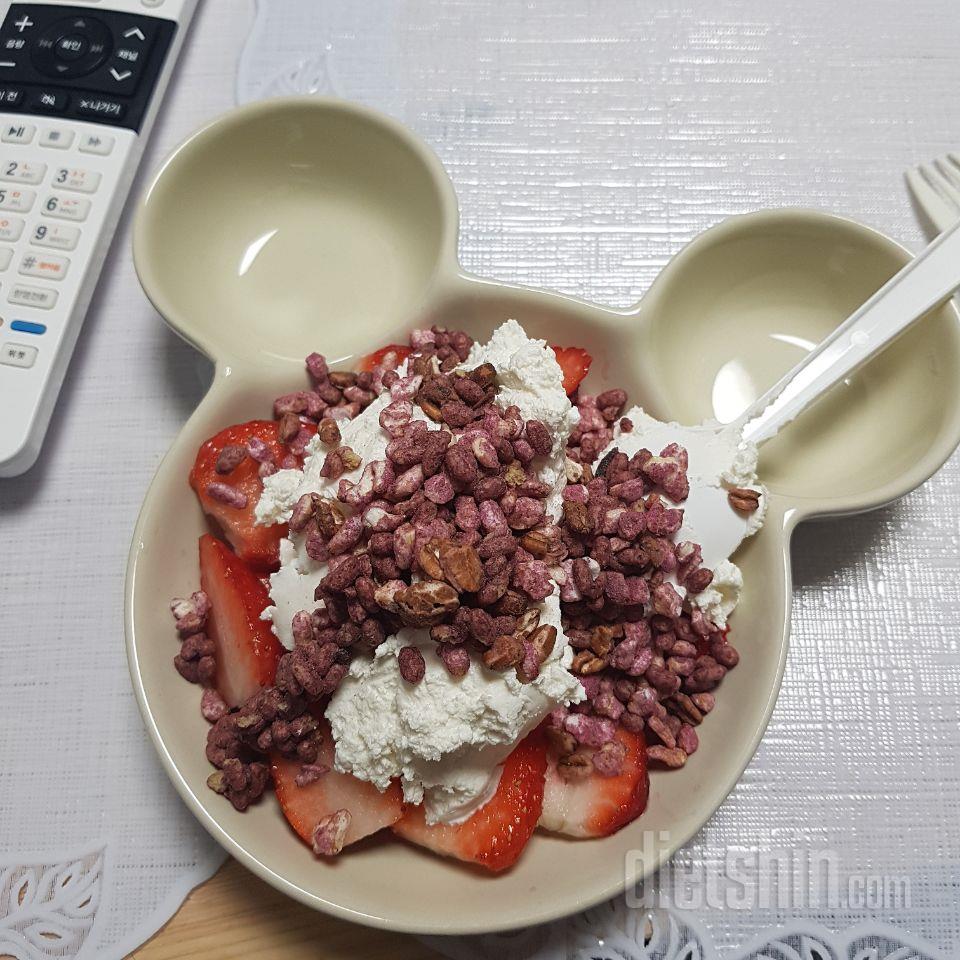 맛있어요 요거트 좋아하는데 이게 제일