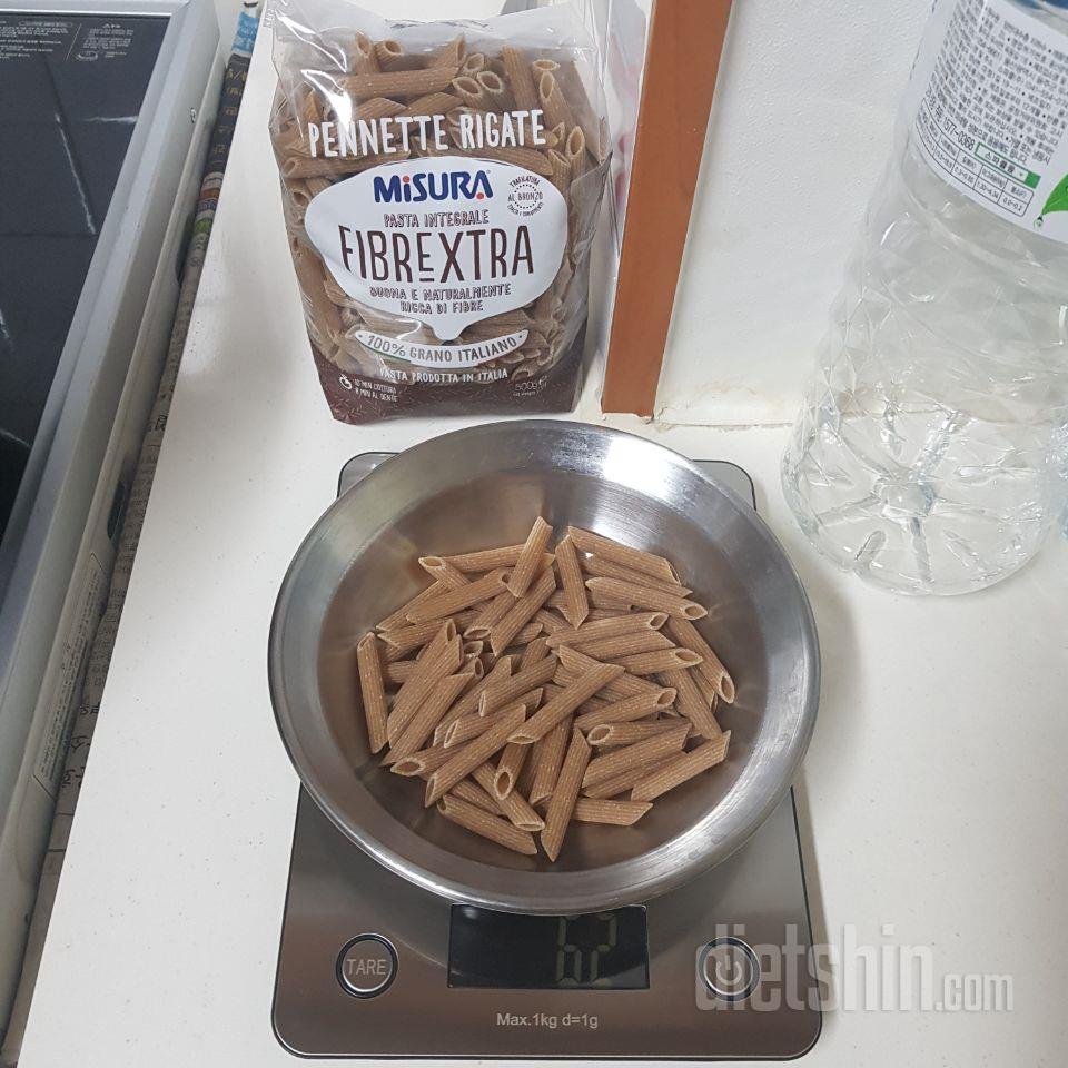 10분정도 삶아 샐러드에 넣었더니