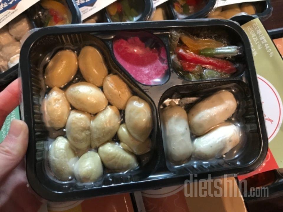 가끔 도시락이 질릴때 먹으려고 샀어요