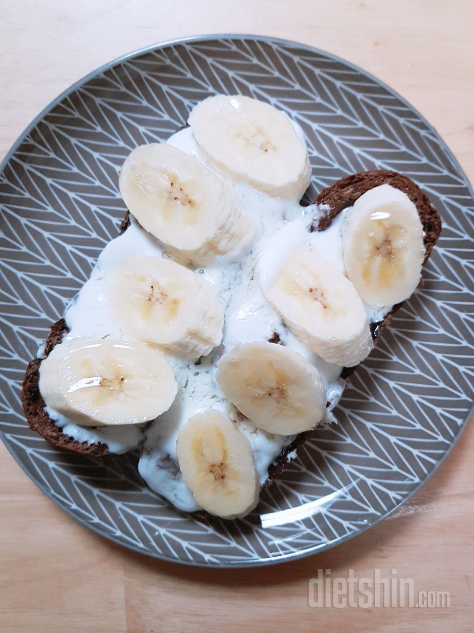 저의최애 통밀카카오ㅋㅋ
그릭요거트+과