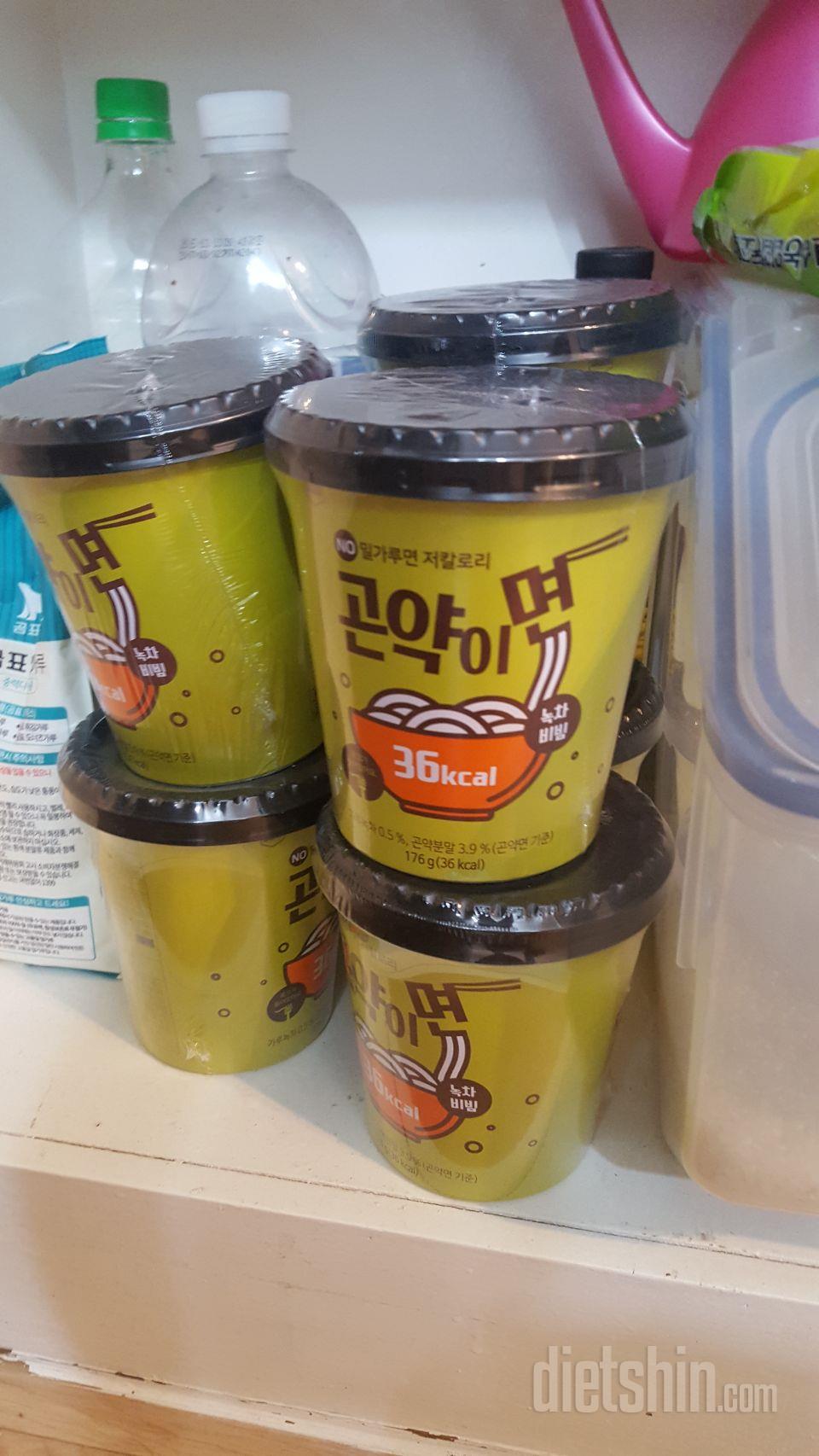 일단 면에서 안 좋은 냄새가 나요.