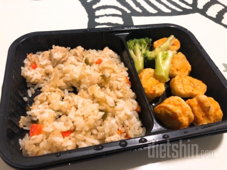 맛있어요~~ 간편하구요~식단이 다르니