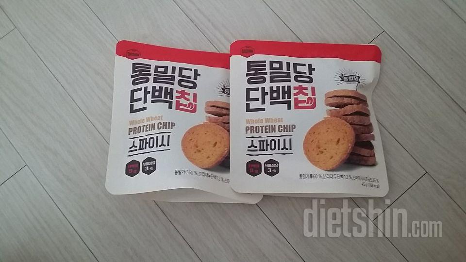 단백칩들 중에 가장 자극적인 맛이예요