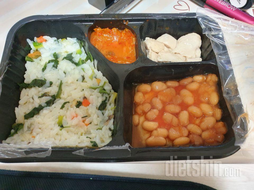 얼음팩과 함께 배송되니 상할문제 없고