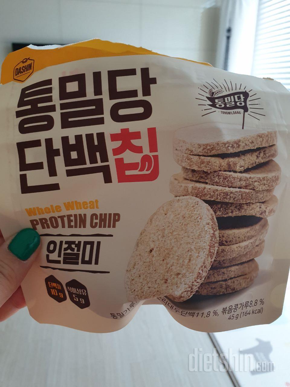 맛있네요 
달고 짜지않아도 입심심할때