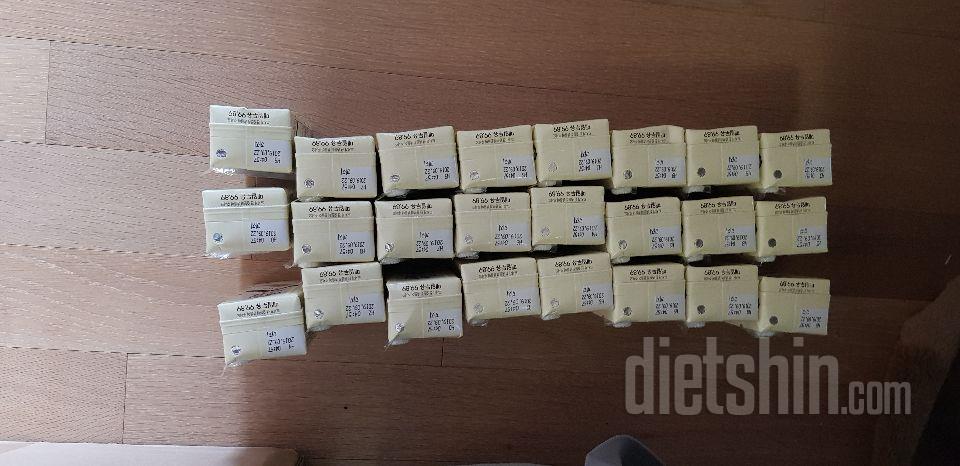 택배로 인해 별하나 빼네요
통밀빵이