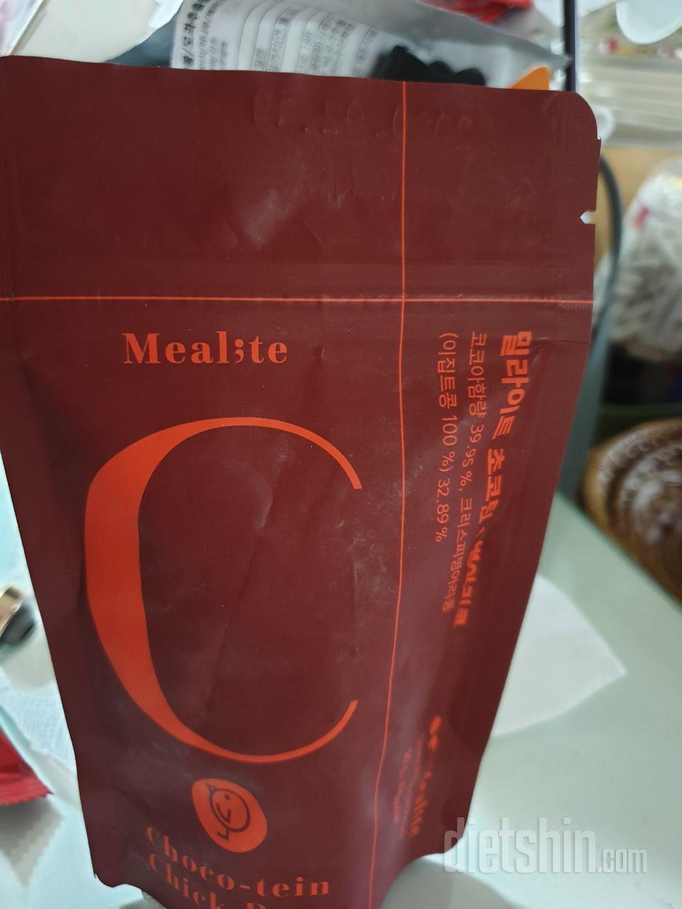 입이 심심할 때 잘 먹고 있어요